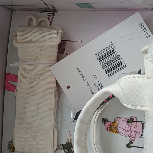 NIB Betsey Johnson White Crossbody Bag, Hat & Keychain in Super Cute Box main image 4